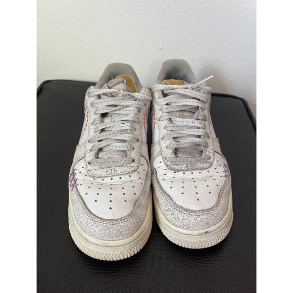 NIKE Air Force 1 Women Low '07 SE Nike 101 DX2348-100 White Sneakers - Picture 3 of 9
